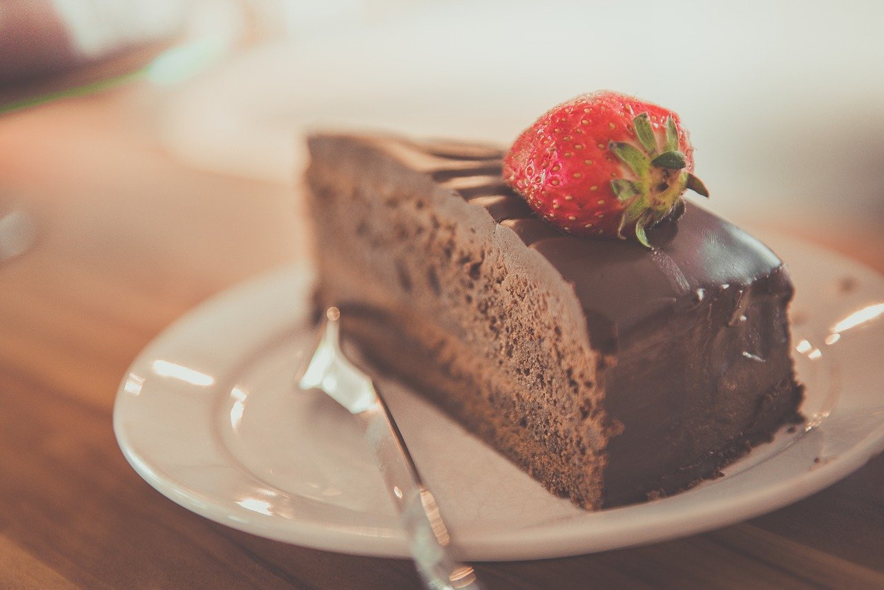 chocolate drinks cake
